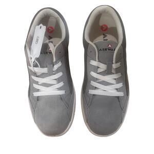 Men’s sz 7 Wide, Airwalk athletic footwear